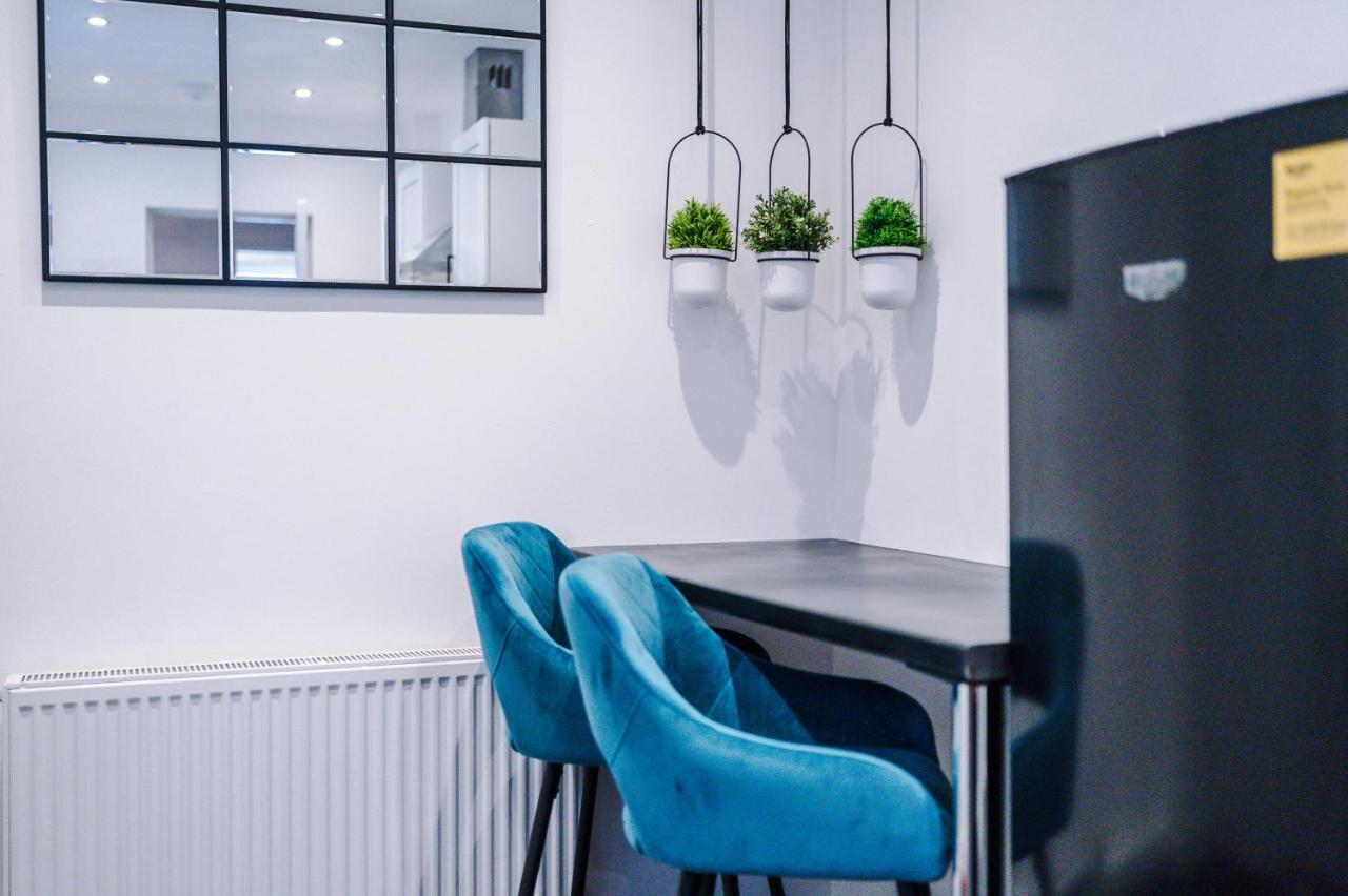 3 Bedroom House Manchester Hosted By Mcr Dens Exterior foto
