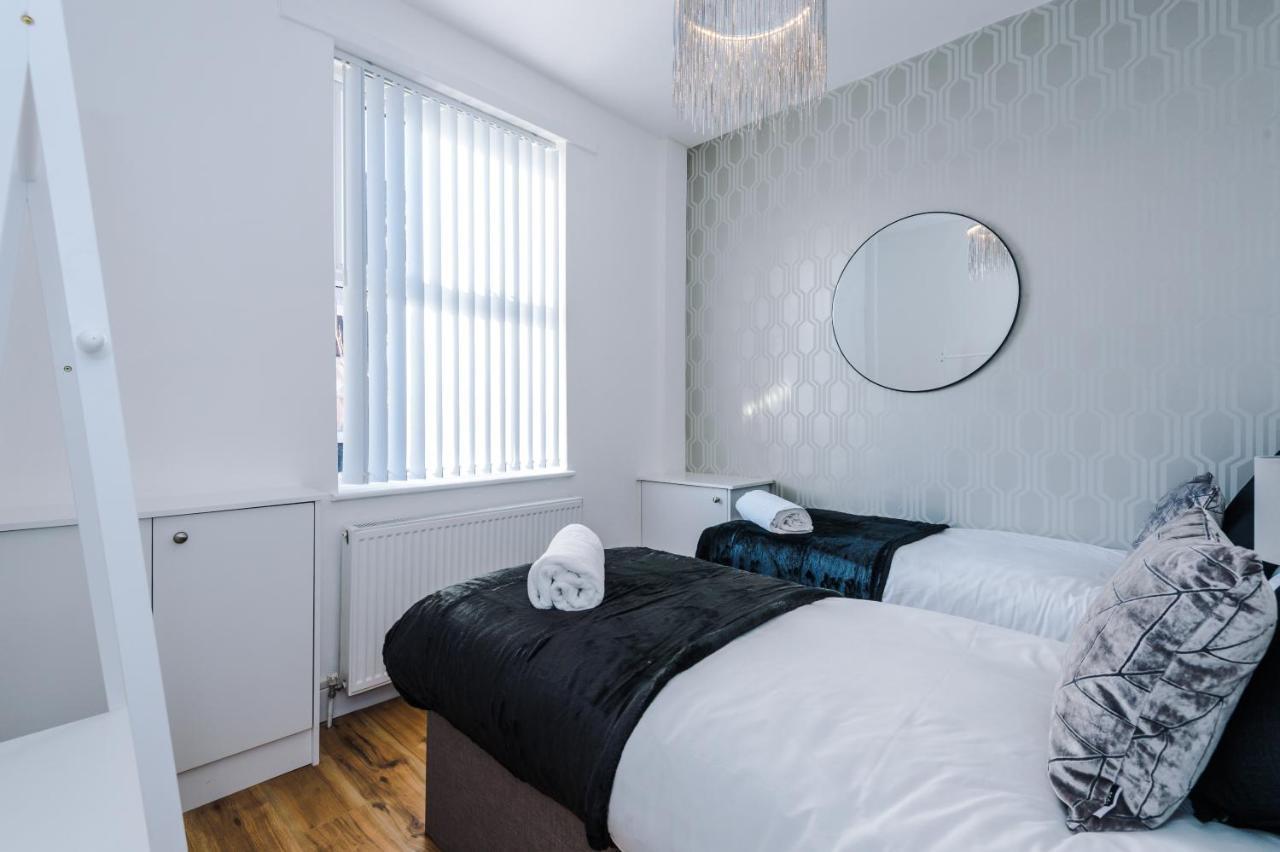 3 Bedroom House Manchester Hosted By Mcr Dens Exterior foto